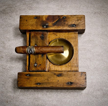 Load image into Gallery viewer, WINSTON ASHTRAY GIFT BOX