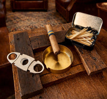 Load image into Gallery viewer, CIGAR ASHTRAY GIFT BOX