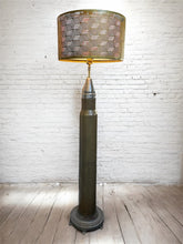 Load image into Gallery viewer, 4-INCH/50 CALIBER LAMP