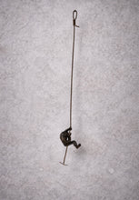 Load image into Gallery viewer, BRONZE CLIMBING MAN
